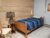 Mountain Cabin with long range views, privacy, and more. Hotels in Campton