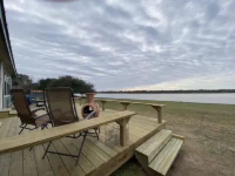 Lakehouse Birdwatcher Paradise Hotels in Live Oak County