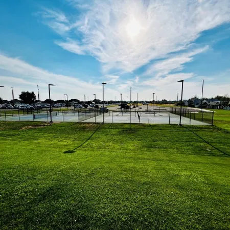KING bed, 2-bedroom, full kitchen, pickleball, park. Private, spacious basement.