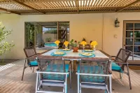 ATOMIC-MOD HOUSE in prime Palm Desert/next to El Paseo!