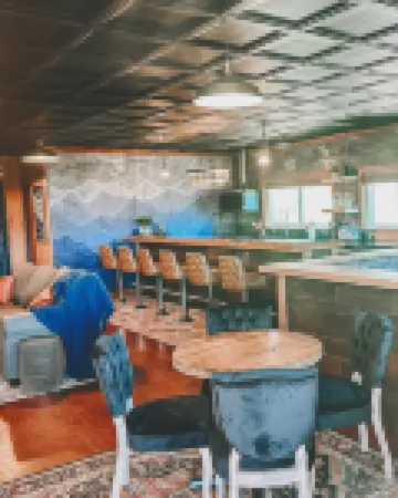 The LookOut! A Romantic Getaway with Spa & Views!