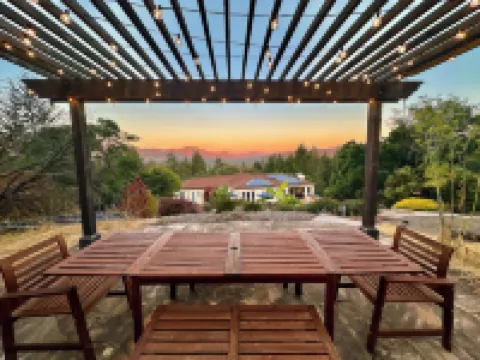 Wine Country Lux Villa w/ Hot Tub and Pool