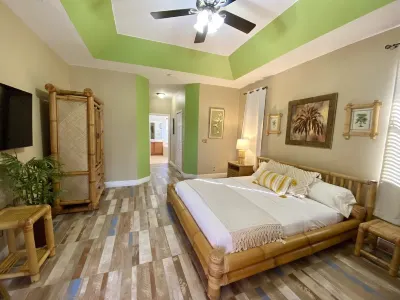 “The Mango House” Family Paradise - Close to Beach/METS/PGA Отели рядом с достопримечательностью «Ландинг эт Трейдишен»