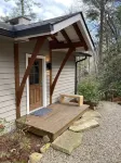 Luxury Retreat: 2 Master Bedrooms, in-Town Highlands, NC-Fireplace & Fiber Optic