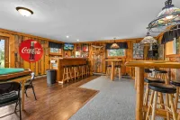 MUST SEE! COZY LOG CABIN WITH SAUNA & HOT TUB! Hotel a Sylvan Township
