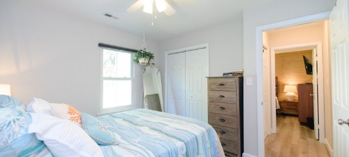 Family Friendly Beach Bungalow 2 blocks to beach, minutes from Hampton U & LAFB Hotels in Hampton