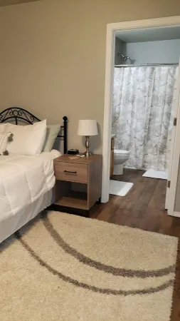 Northwest Arkansas Adventures- Beautiful Condo, with Two Master Bedrooms