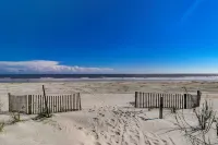 2nd Row luxury home with pool, tiki bar, private beach boardwalk- 30 Knotts Way