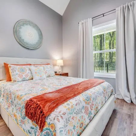 Rainyville - Emerald: Charming cottage with loft in Walhalla, South Carolina