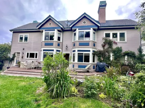 A Victorian Garden Retreat near beach, trails, SF, Silicon Valley- ldry +prkg