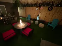 30’ From Sand- Studio Full Bath/Kitchen/In-Unit Laundry & Garage