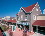 Stunning Waterfront Home with Private Beach! Hotels in 