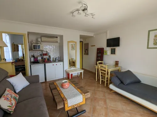 Ravissant Studio Très Bien Équipé à 100 m de la Plage !
