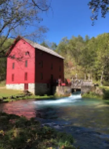 Cabin in the heart of the Ozark National Scenic Riverway!
