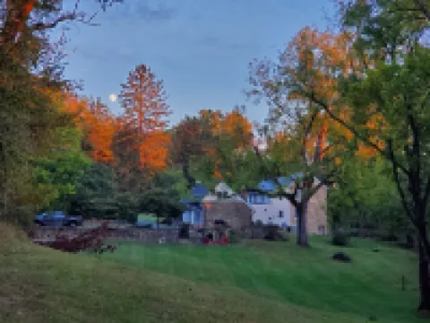 18th Century Stone Cottage minutes from historic Middleburg Hotels in Fauquier County