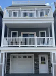 Luxury Multi Floor Single Family with Roof Deck & Hot Tub 4/5 Bedrooms 3.5 Baths Hotels in Toms River
