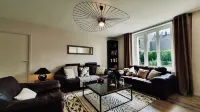Spacious new apartment at the foot of the cathedral!