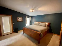 Life in the Woods - Minutes to town! Mt. Emily Retreat at the MERA Trailhead! Hotels in Union County