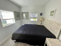 NOKOMIS BEACH BUNGALOW 229 15 mins walk to the beach