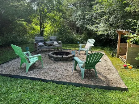 Charming Cottage in Private Lake Community (Pet-Friendly