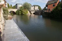 Luxury Riverside Studio with Conservatory and Wharf in the centre of Oxford