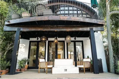 Newly Remodeled Luxury Waterfront Home on Venice Canal with Jacuzzi Hotels near 1921 State Theater