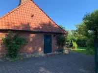 Idyllic farm cottage only 600 m from the Baltic Sea, natural beach, no car traffic Barkelsby 호텔