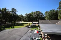 The Perch- 1 Bedroom garage apartment-2nd floor - balcony