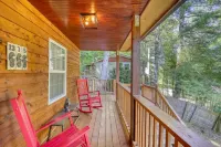 Blissful Mountain Cabin, Close To It all + Hot Tub