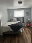 The Black House - 3 Beds - 2 Bed Rooms - Laundry Room ~ Close to Fishing!