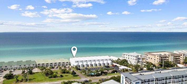 Ground floor gulf front beach Blue Tide condo between Alys beach & The Hub. Hotéis em Seacrest