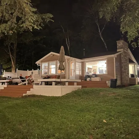 Cozy cottage on Lake Lucerne in Crandon, Wi. Home of the Crandon Brush Run ! Hotels in Forest County
