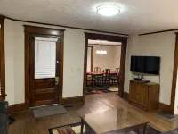 New!!!  Great Remodeled 2 Bedroom. Walk to the Square!