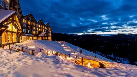 Suncadia Lodge Penthouse with Full Kitchen & Balcony