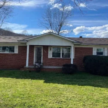Beautiful Single Family 3 bedroom Home