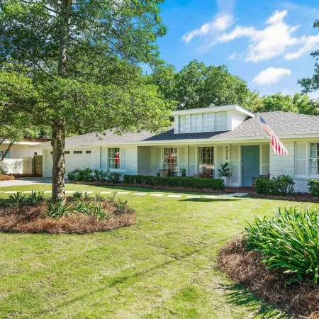 The Palm - East Beach Private Retreat - Saltwater Pool, Hot Tub, Beach Access!