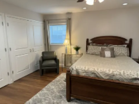 Great location, country living in the city.  Close distance to Williamsburg