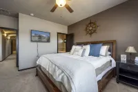 TURTLEBACK OASIS! Mins to Lake, Hot Springs & Golf