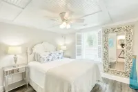 Couples love this sweet thing, just a block to the beach