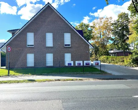 Vacation apartment "Aurora" Papenburg Large balcony EBK New building 74 sqm Free Wifi 2 bedrooms パーペンブルクのホテル