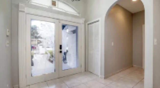 Delray Castle-Minutes to the beach and Atlantic Ave