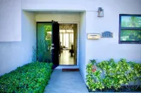 5min to Beach/6min 2 Aventura Mall/close 2 Wynwood Hotels in North Miami Beach