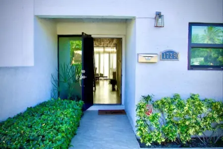 5min to Beach/6min 2 Aventura Mall/close 2 Wynwood Отели рядом с достопримечательностью «Ancient Spanish Monastery»