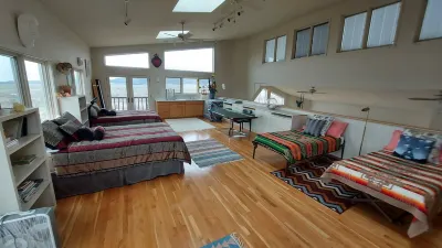 Luxury Villa with unobstructed Rocky Mountain & nature views in every direction Hotel a 