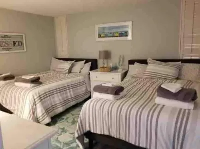 Lovely ocean Front One Bedroom Condo with Outdoor Pool Hotels in 