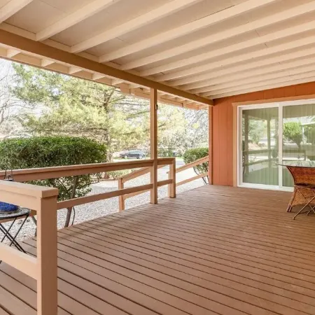Cozy & Clean 3 BD/2BA In The Heart of The Red Rocks