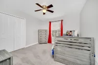 Private Oasis Close to Disney - Golf, pool, water park on site!