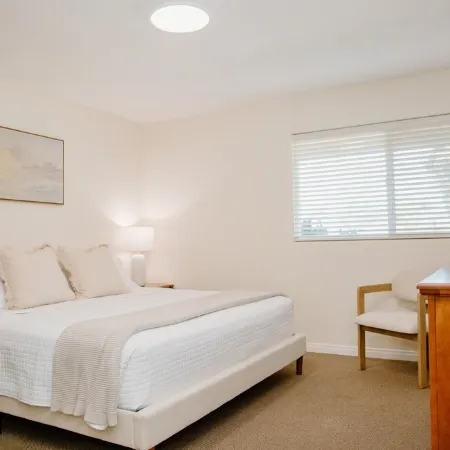 Spacious home 7 minutes away from the beach!