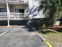 2022 Renovated 2-bedroom cozy, lovely condo.