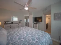 SANDY TUNDRA TOWNHOUSE, WATER-VIEWS, BOAT SLIP, PRIVATE BEACH, CLUB ACCESS Hotels in Captiva